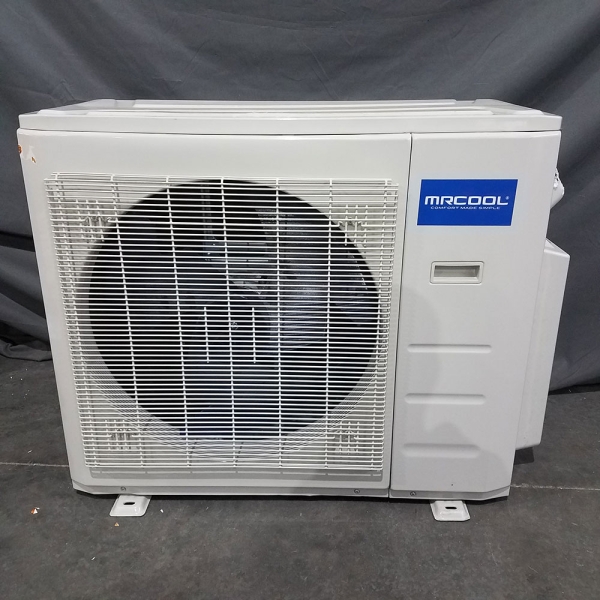 grade-b-27k-btu-mrcool-olympus-ductless-heat-pump-condenser-3-zone-sd-sd-multi3-27hp230v1-gb-01.3477